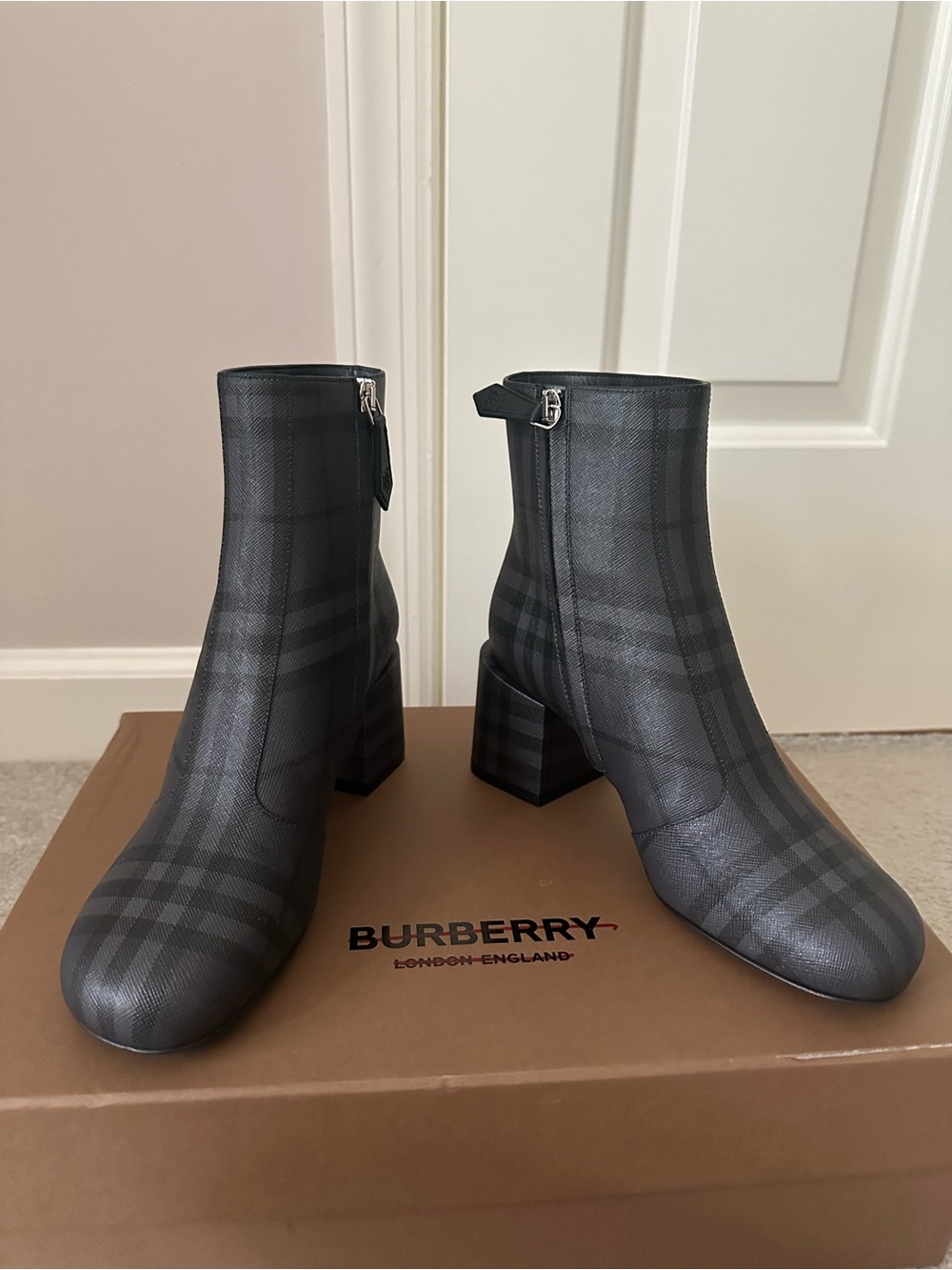 Burberry Gray/Black Check Zip Ankle Boots NWT and Box